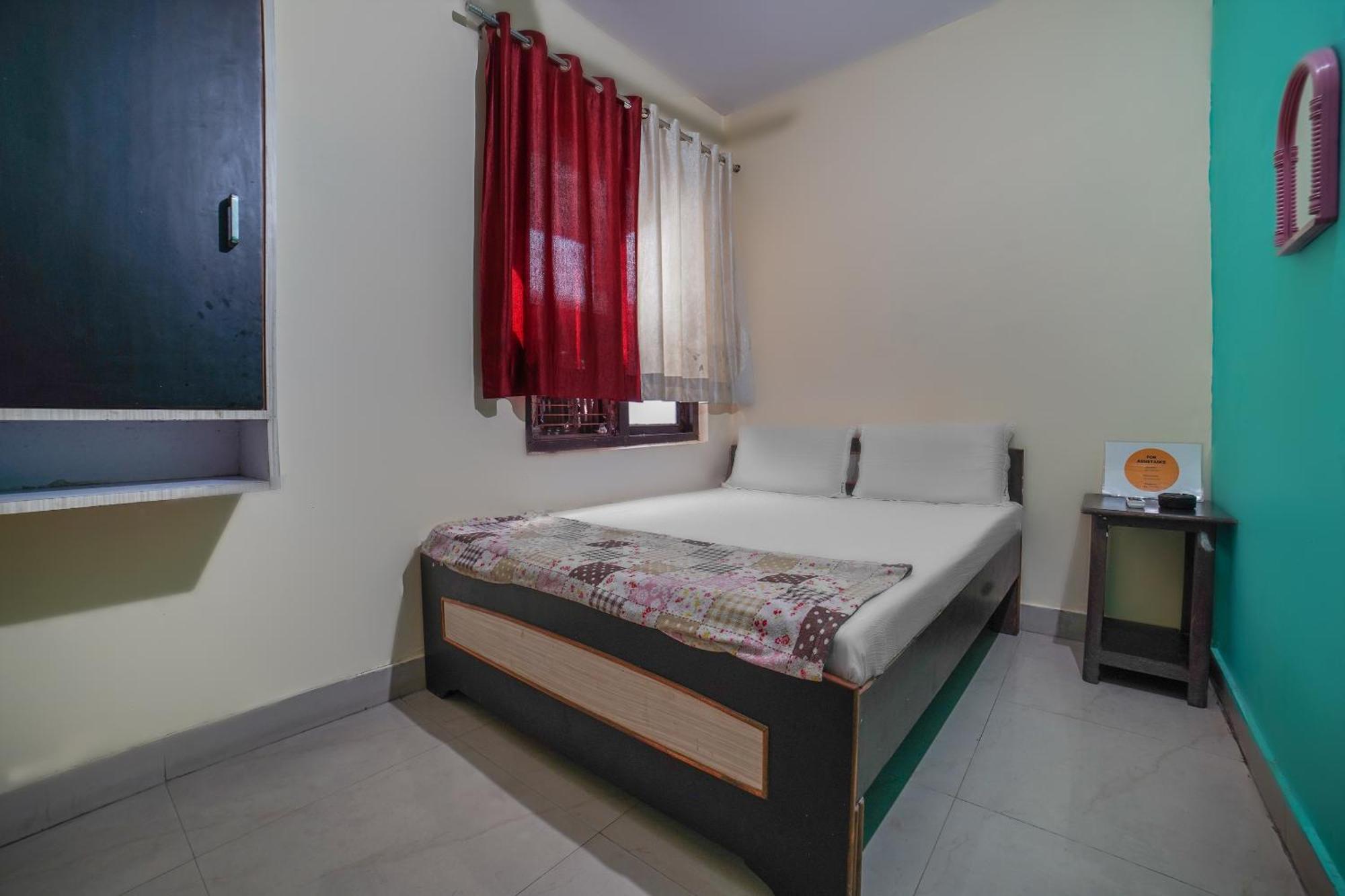 Spot On Komfort Guest House Rudrapur Exteriér fotografie
