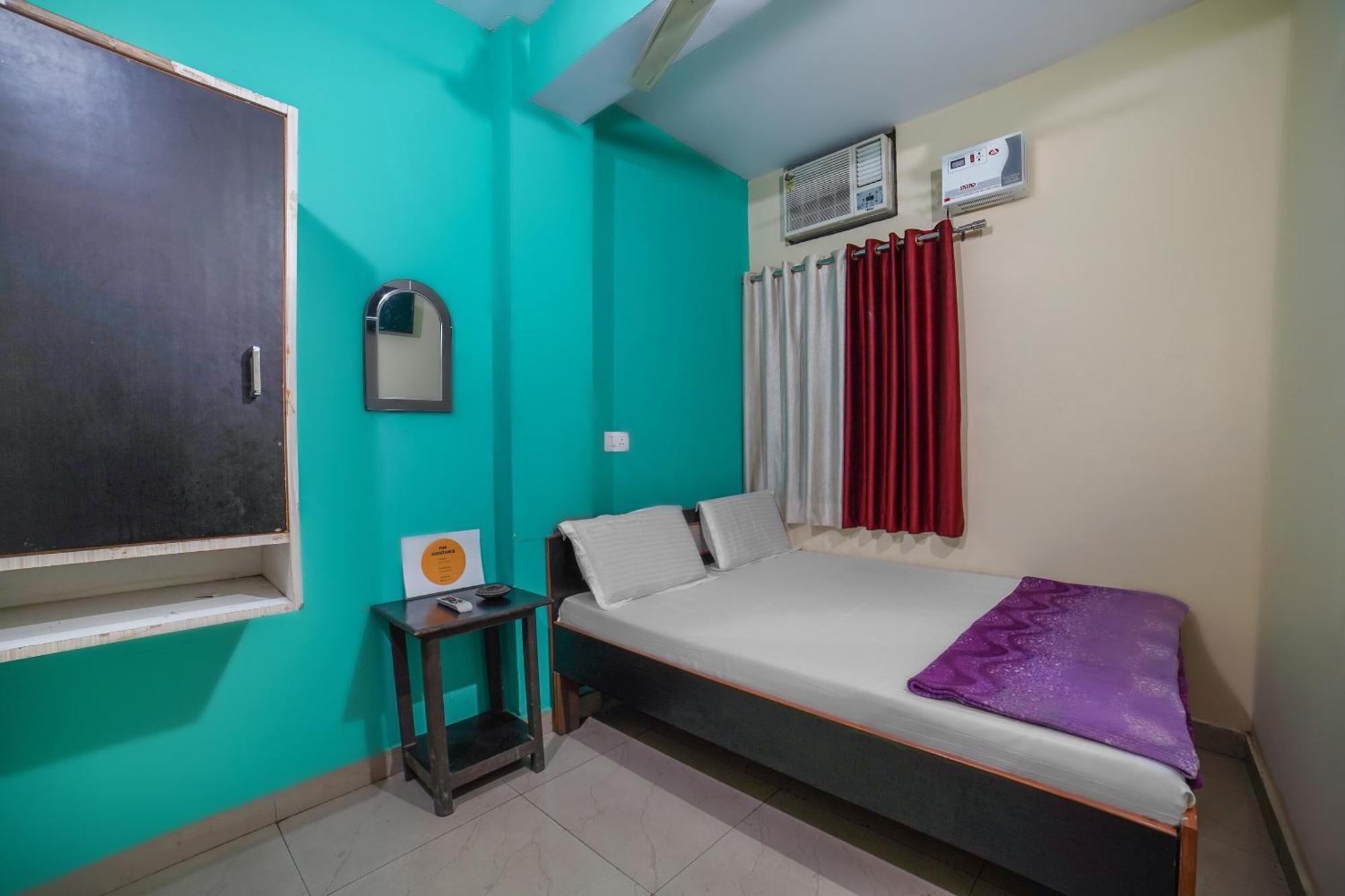 Spot On Komfort Guest House Rudrapur Exteriér fotografie