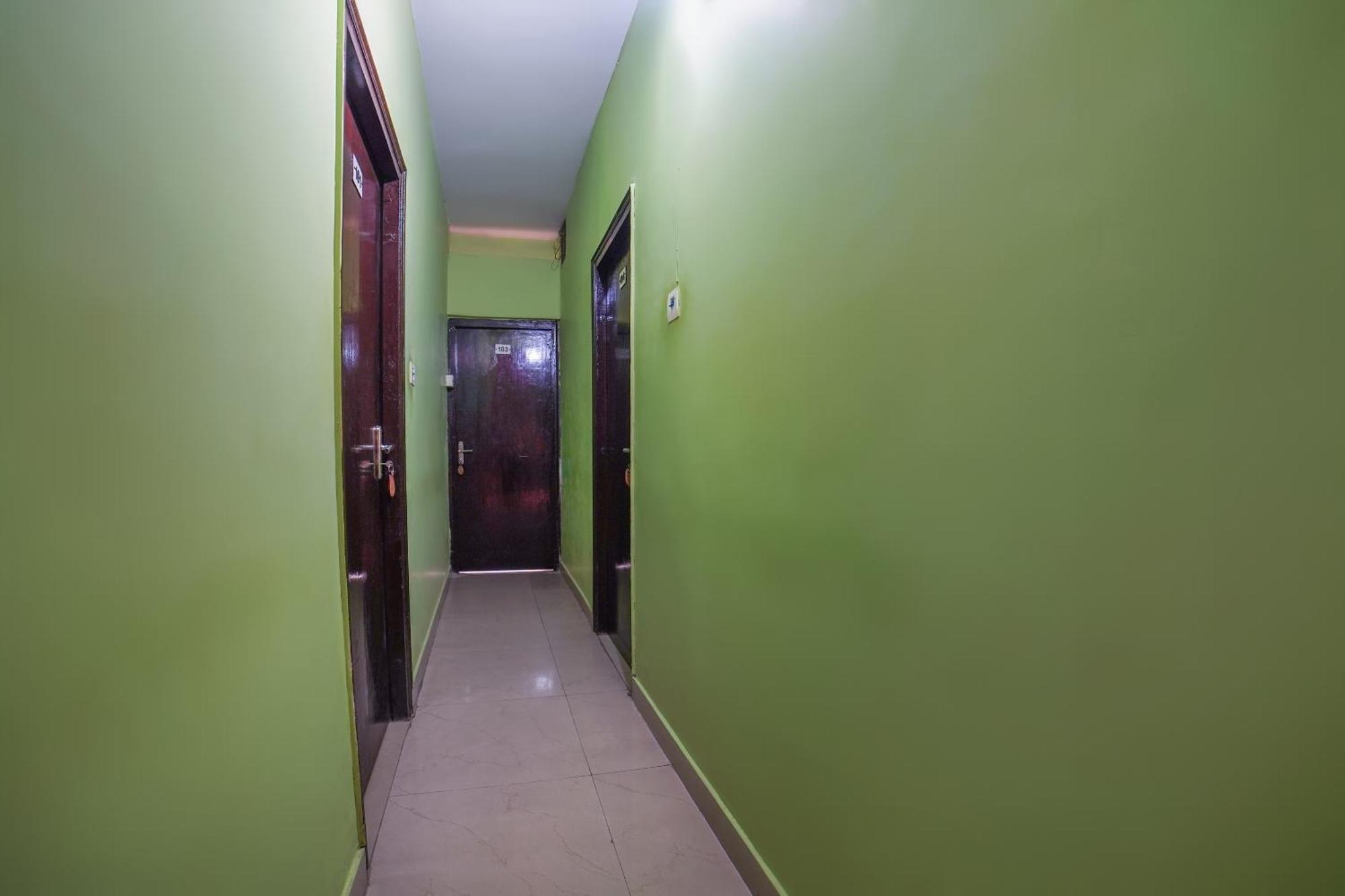 Spot On Komfort Guest House Rudrapur Exteriér fotografie