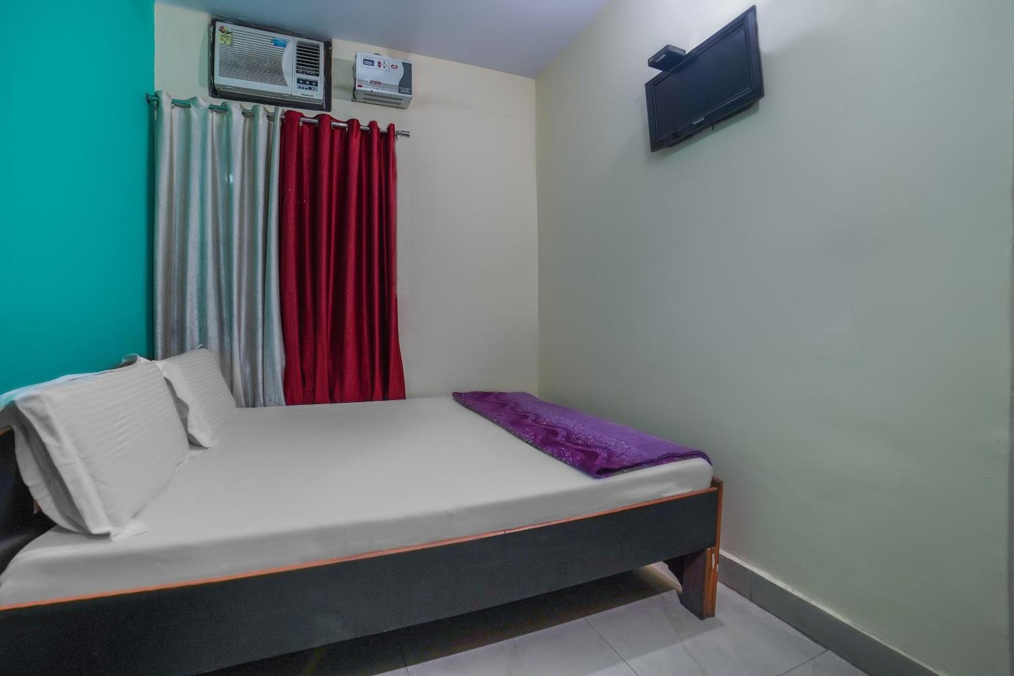 Spot On Komfort Guest House Rudrapur Exteriér fotografie