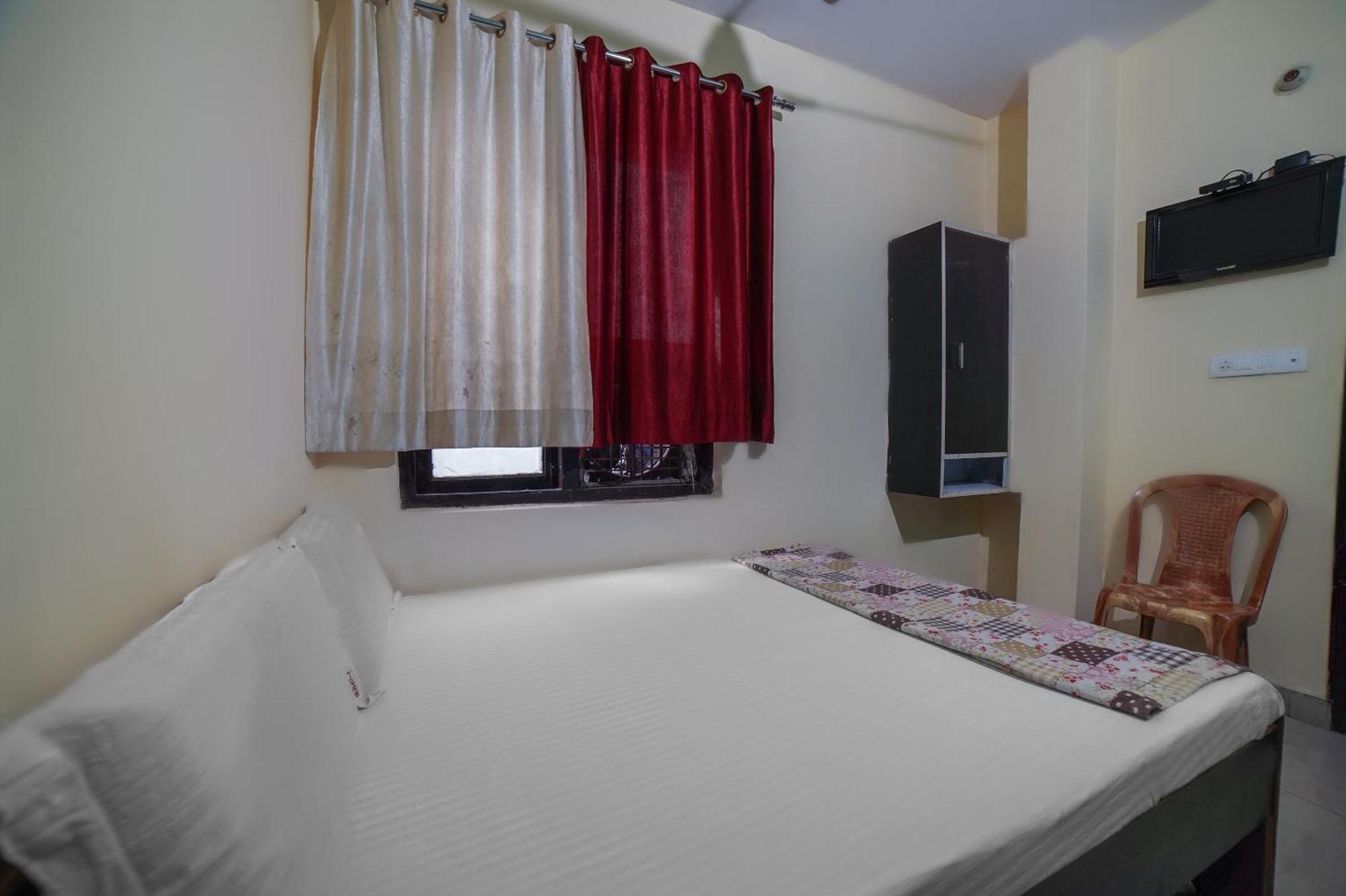Spot On Komfort Guest House Rudrapur Exteriér fotografie