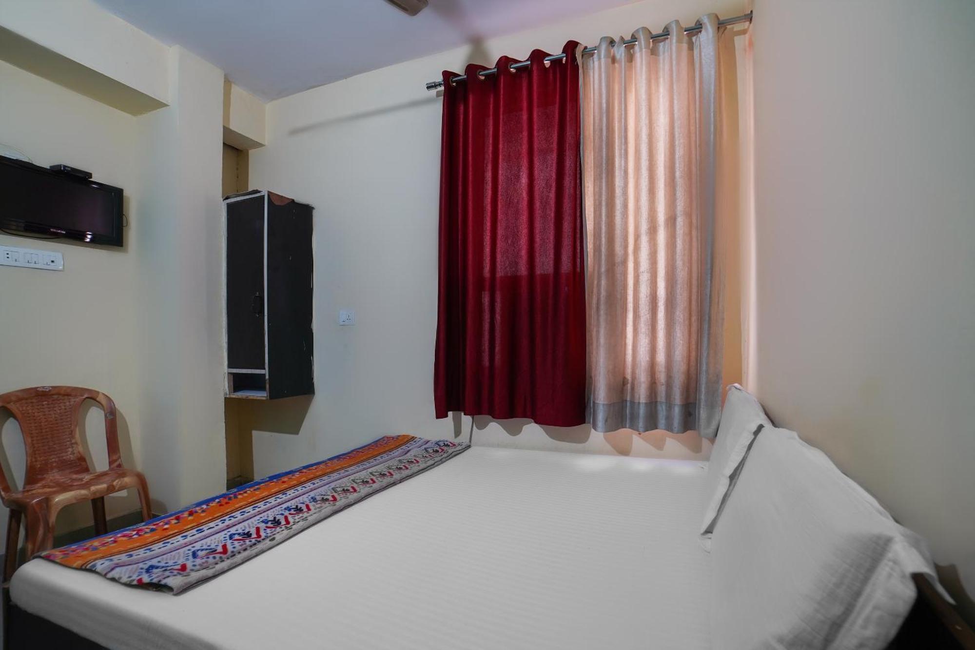 Spot On Komfort Guest House Rudrapur Exteriér fotografie