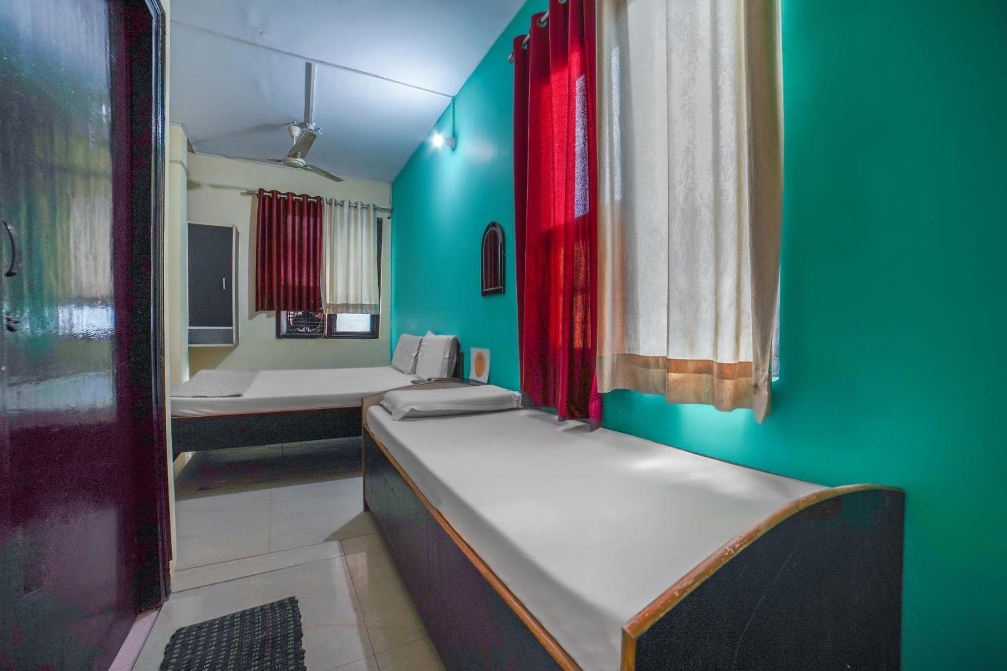 Spot On Komfort Guest House Rudrapur Exteriér fotografie